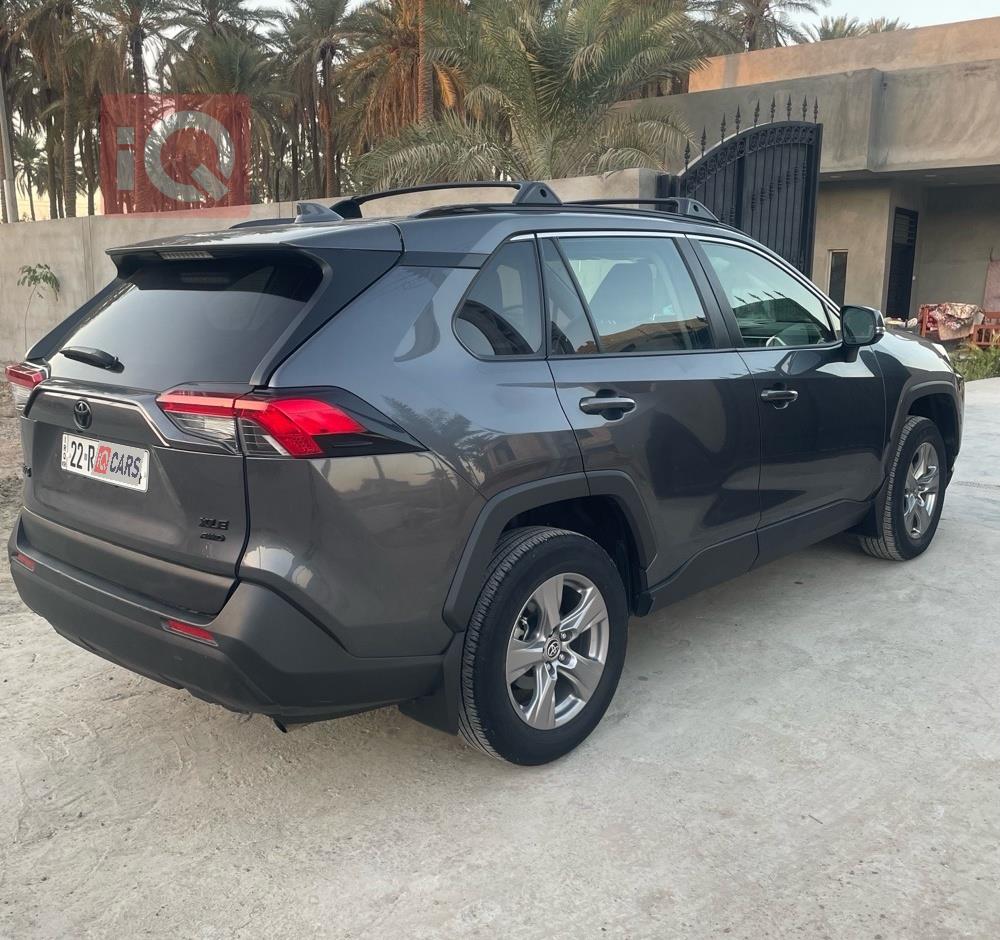 تۆیۆتا ڕاڤ 4